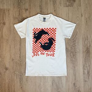 Gildan Harry Styles Love On Tour 2021 White Small Graphic Tee with Bunnies